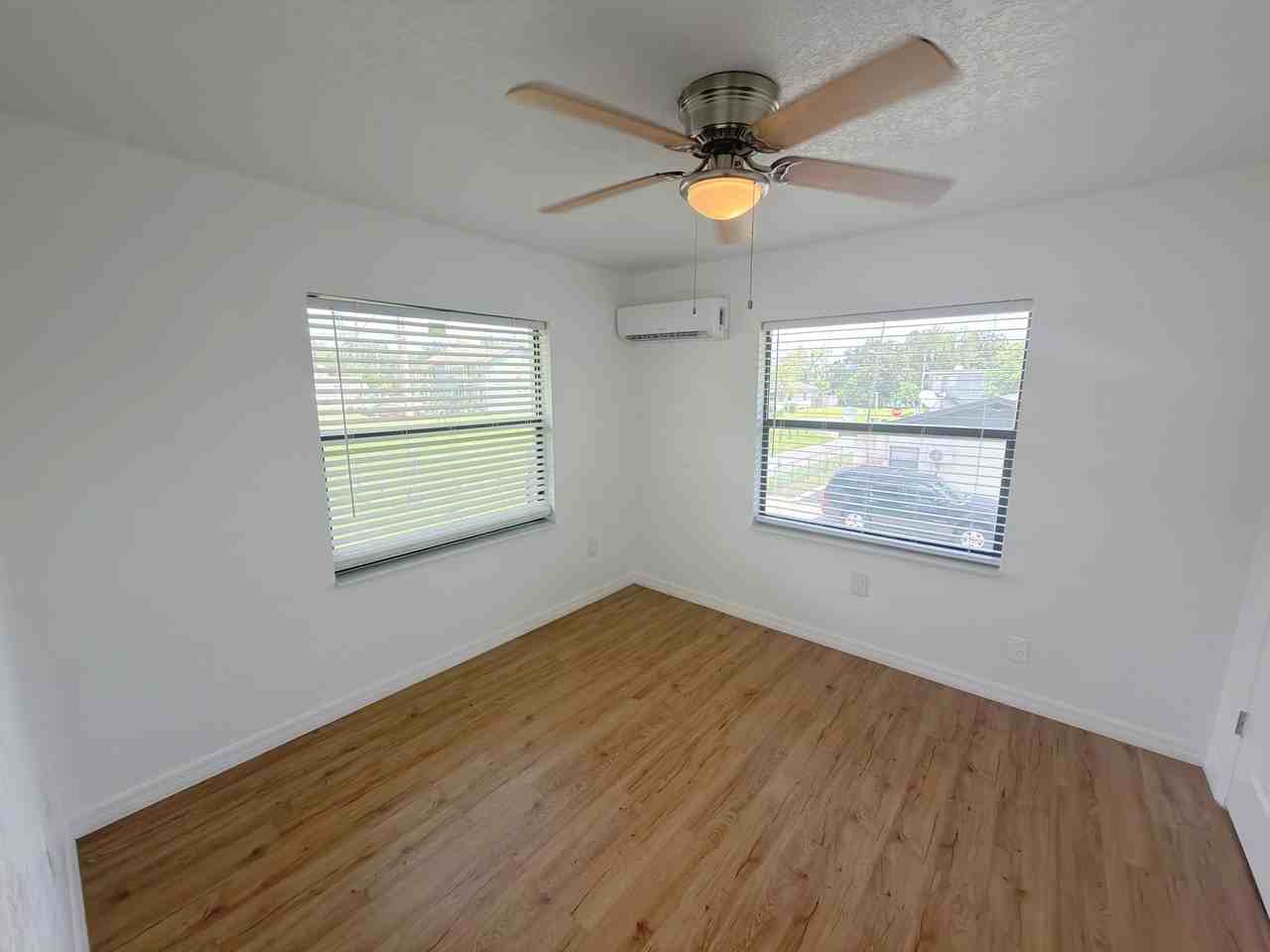 813 West Jefferson St - Photo 6 of 10