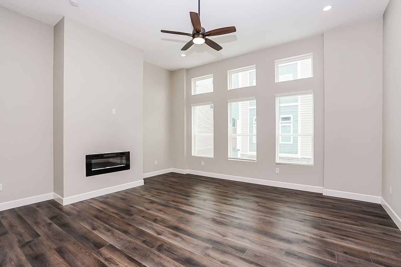 2118 Oatfield Dr - Photo 3 of 21