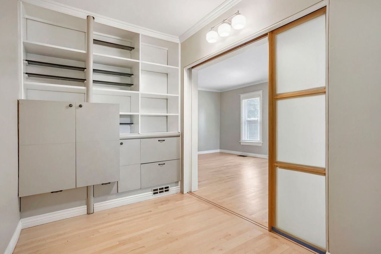 1122 S Ogden St - Photo 6 of 17