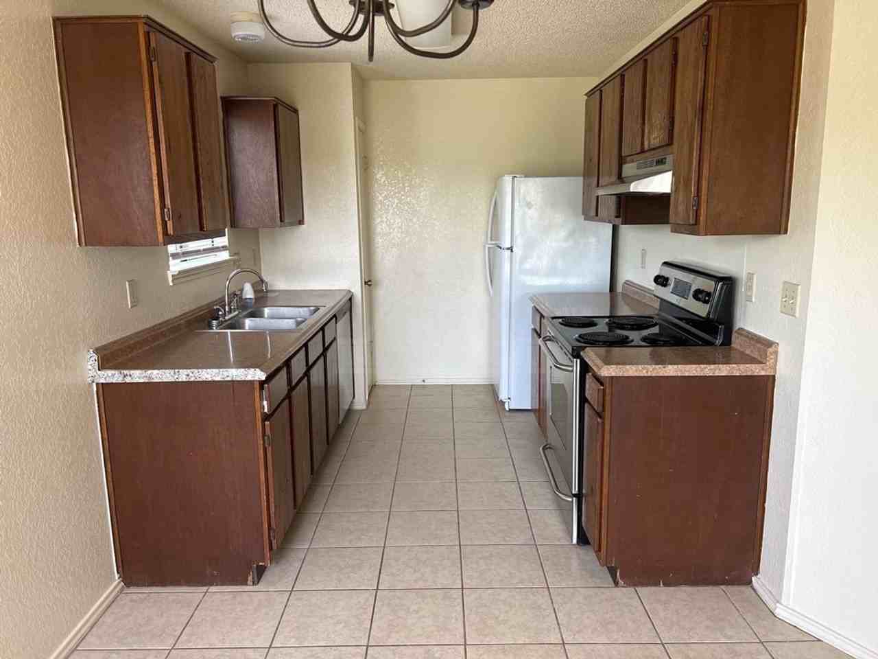 2407 Kirk Cir - Photo 6 of 17