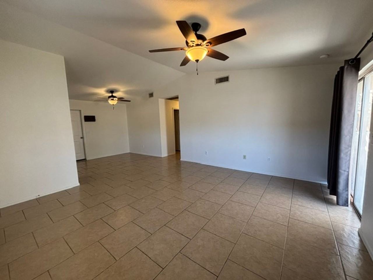 3753 Tehachapi Dr - Photo 3 of 13