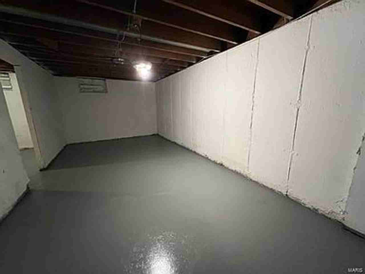 1128 Scott Ave - Photo 3 of 26