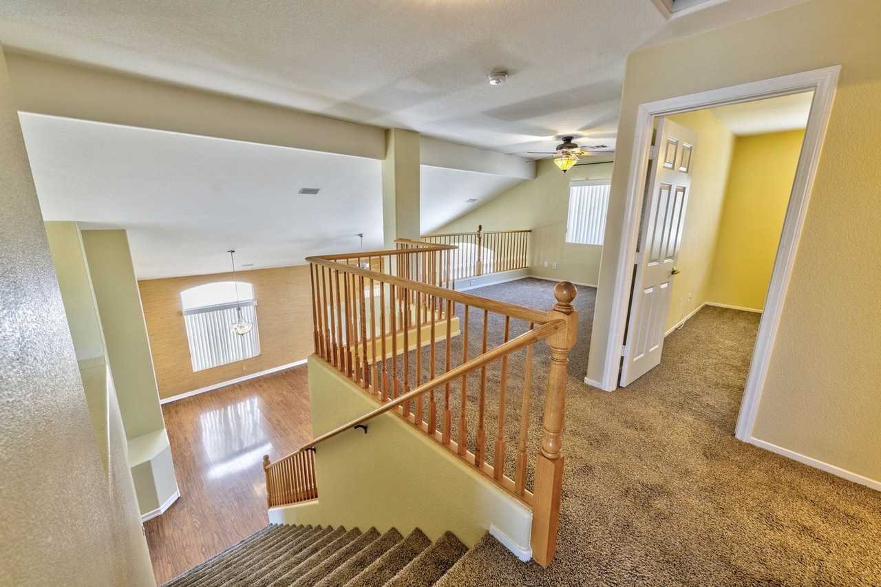 933 Scarlet Haze Ave - Photo 6 of 16