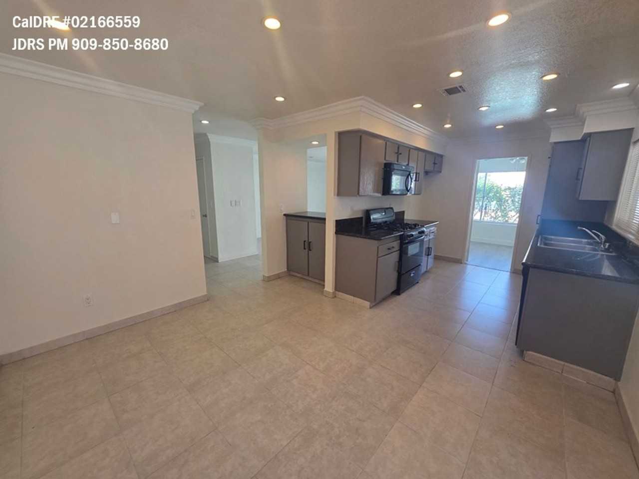 9550 Calle Vejar - Photo 4 of 19