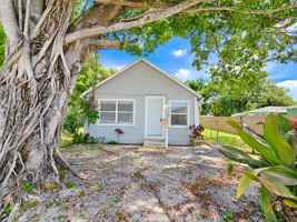 featured image of 2127 13th St W