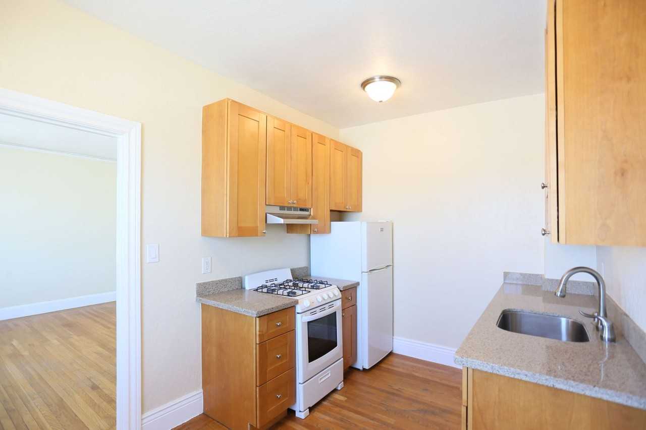 494 27th Ave - Photo 5 of 18