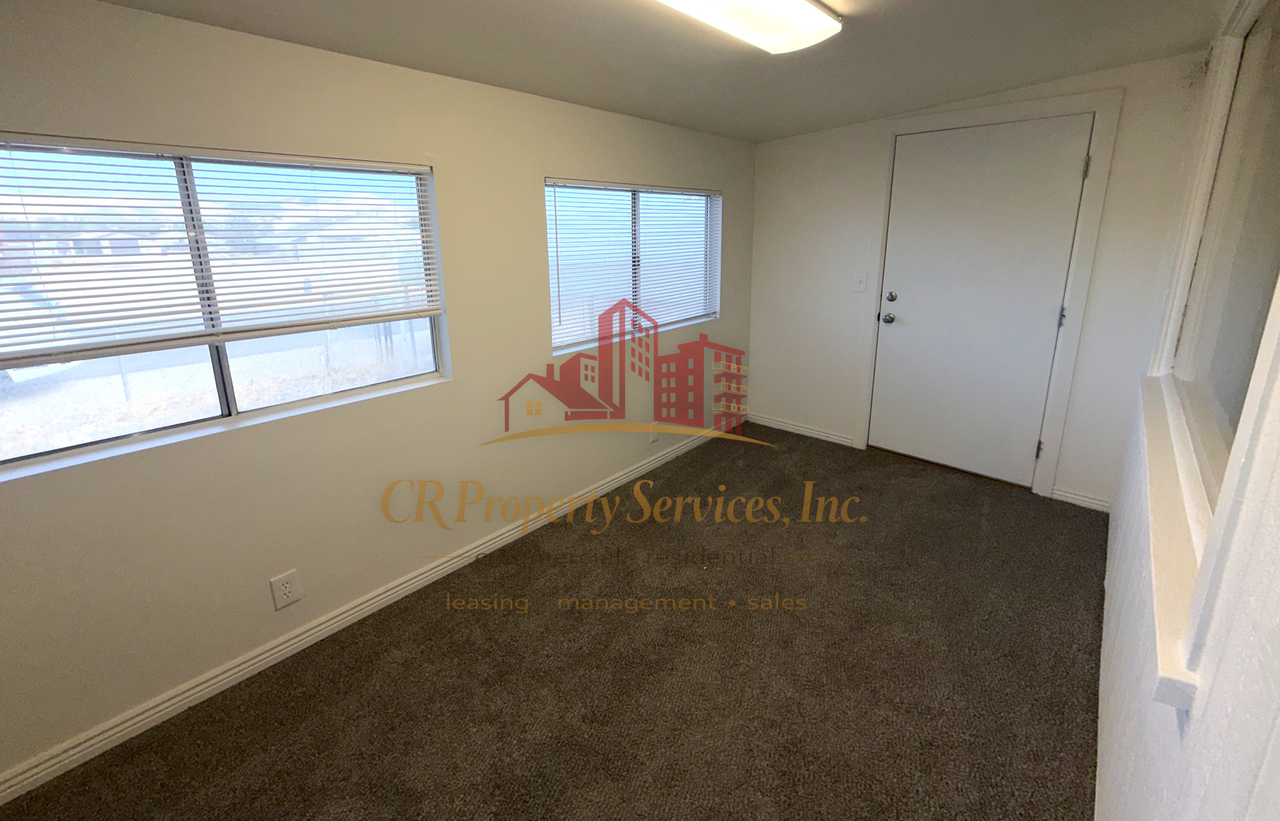 2412 Ashfork Ave - Photo 4 of 25
