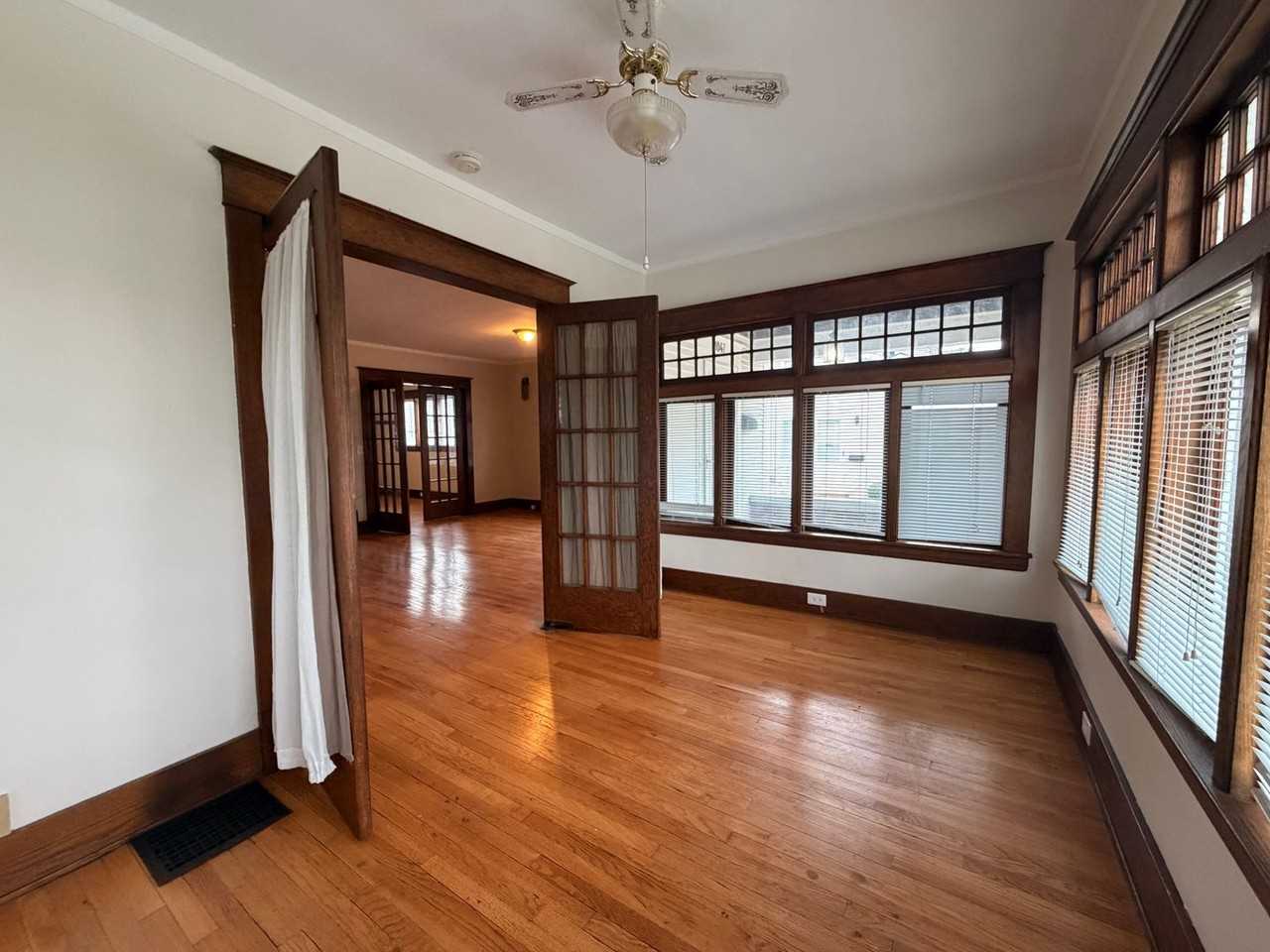 1047 Sibley St Nw - Photo 6 of 25