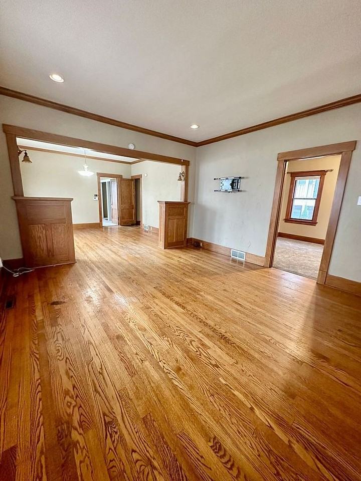 124 N 43rd St - Photo 3 of 17