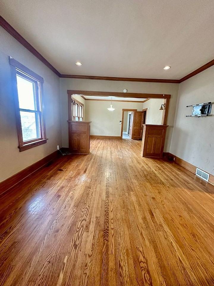 124 N 43rd St - Photo 4 of 17