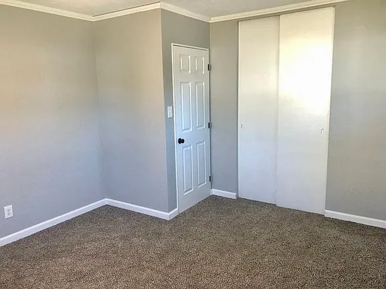 2716 Avenue H - Photo 4 of 4