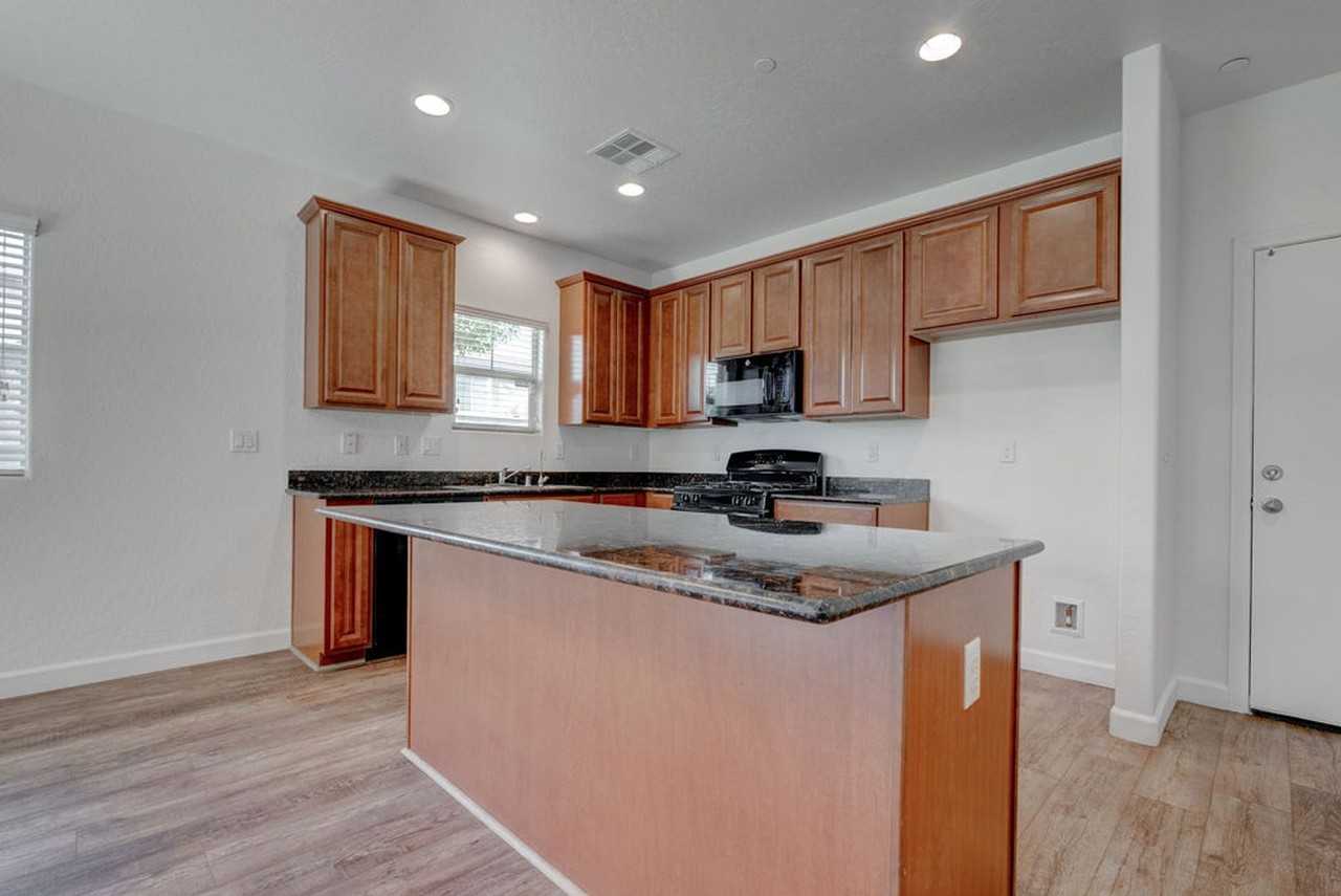 7733 Lively Loom Ct - Photo 4 of 38