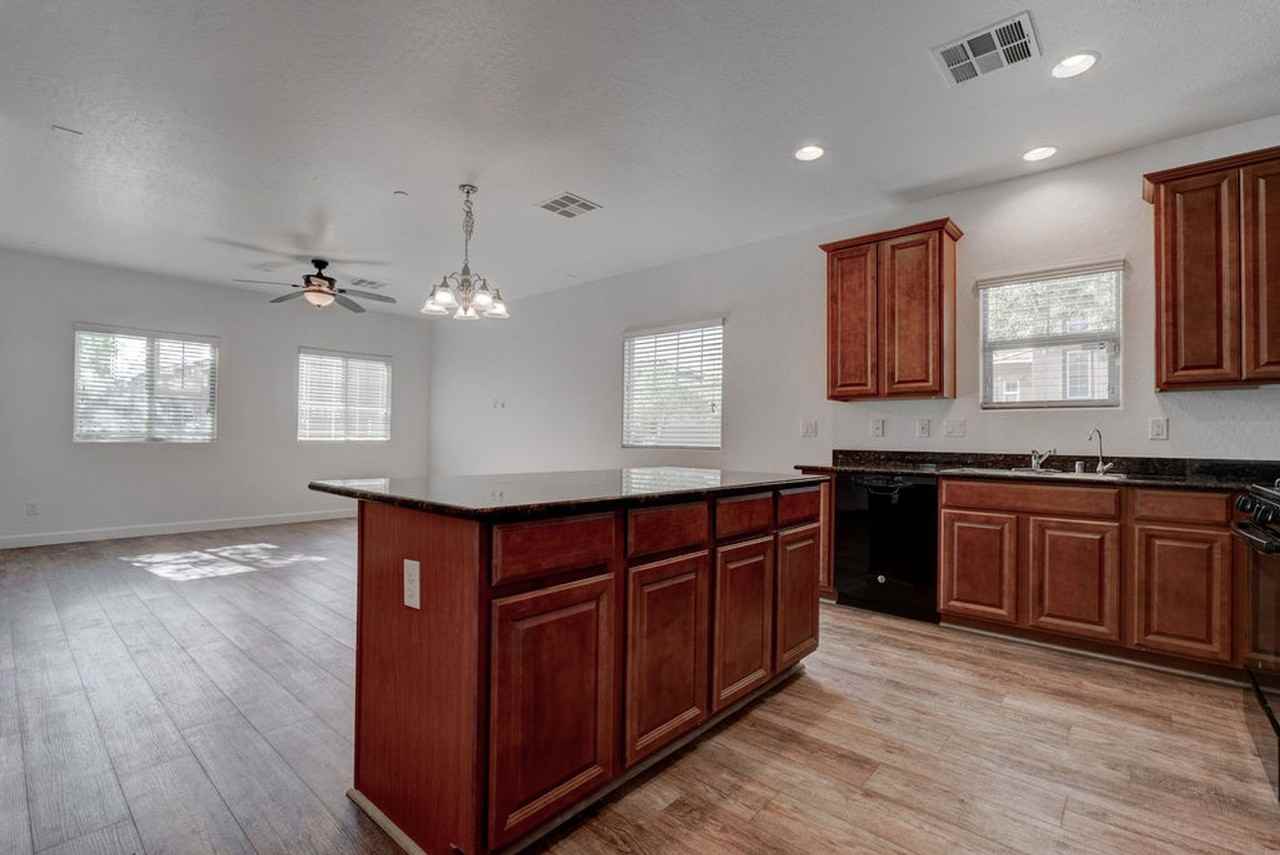 7733 Lively Loom Ct - Photo 5 of 38