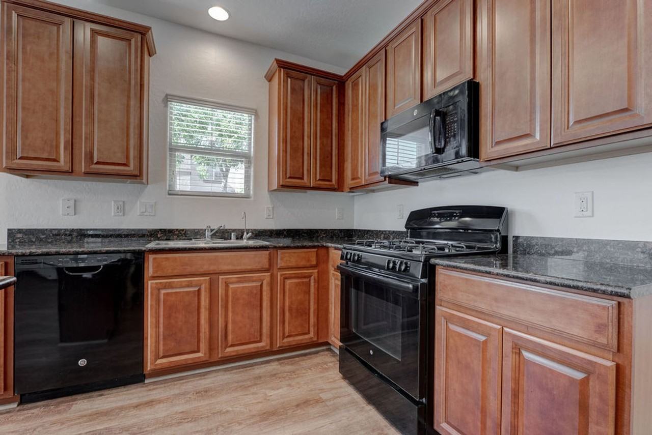 7733 Lively Loom Ct - Photo 6 of 38