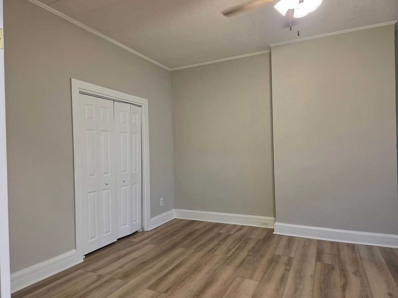 1024 N Adams St - Photo 5 of 11