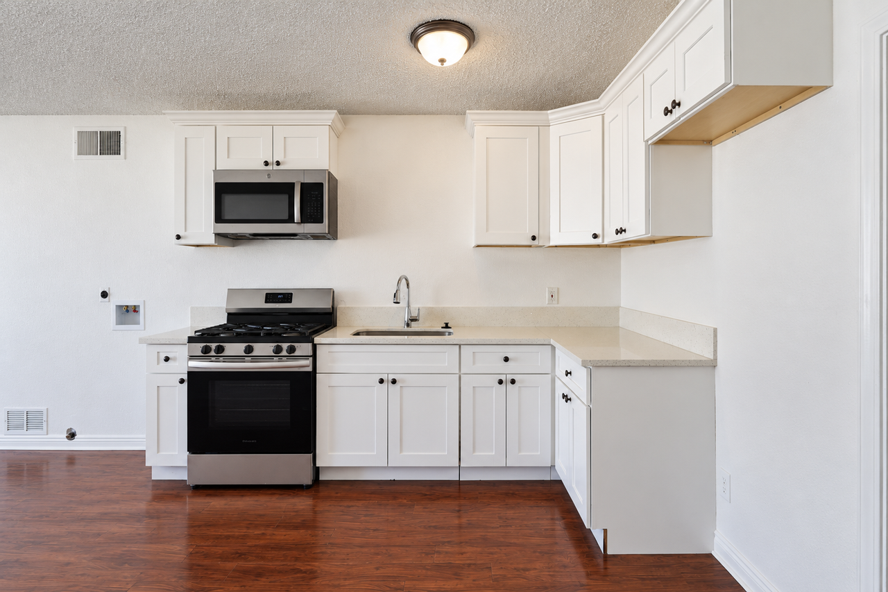 1166 Minerva Ct - Photo 2 of 23