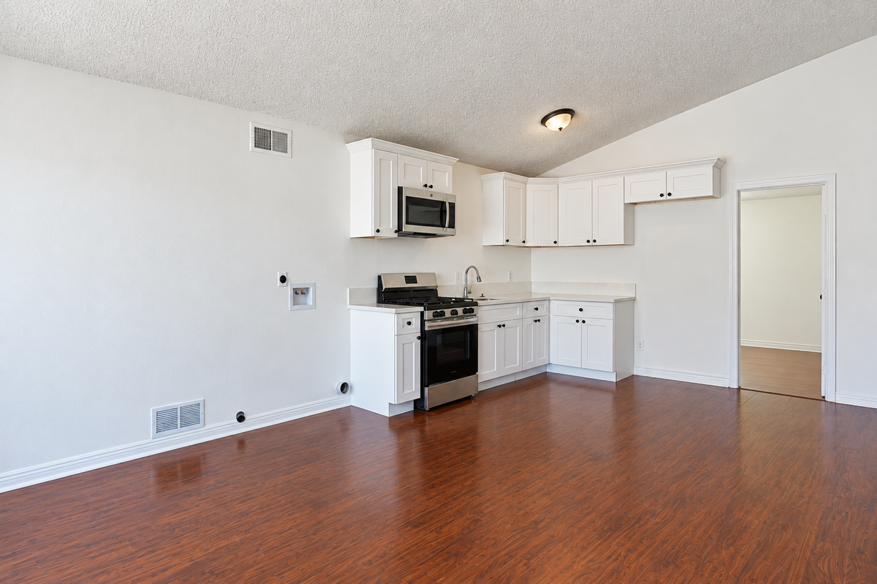 1166 Minerva Ct - Photo 4 of 23