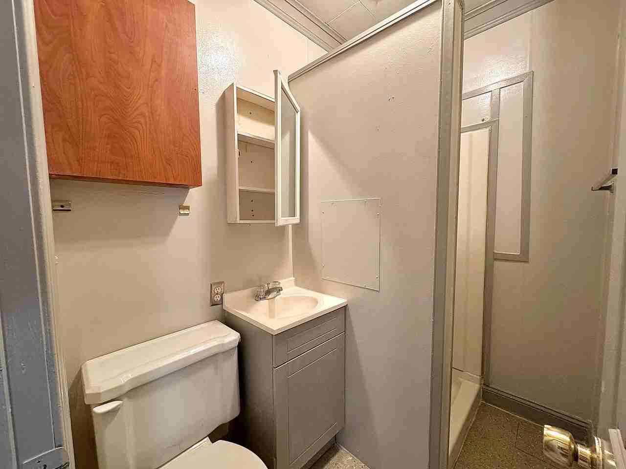 2608 E Archer St - Photo 4 of 7