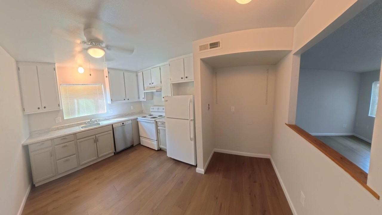 2487 Court St - Photo 3 of 19