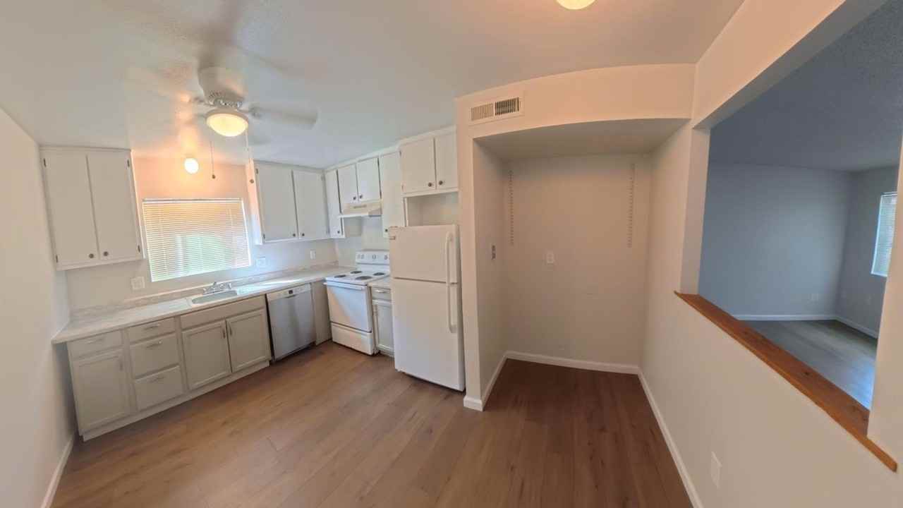 2487 Court St - Photo 4 of 19