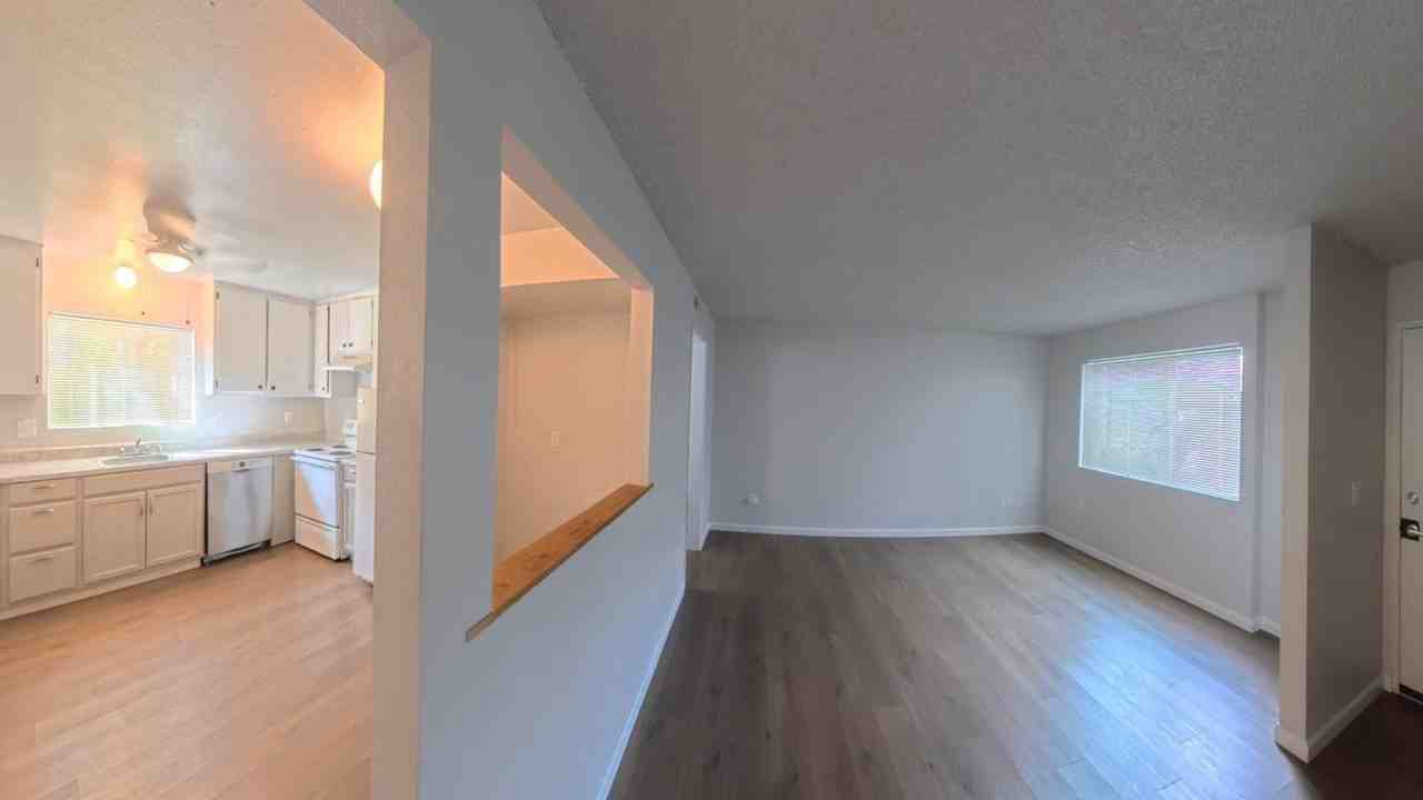 2487 Court St - Photo 5 of 19