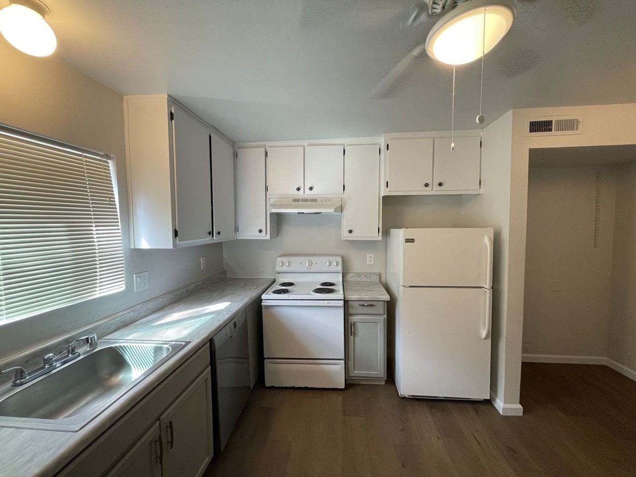 2487 Court St - Photo 6 of 19