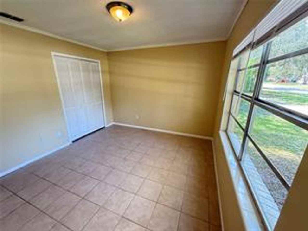 1009 Marlene Dr - Photo 2 of 10