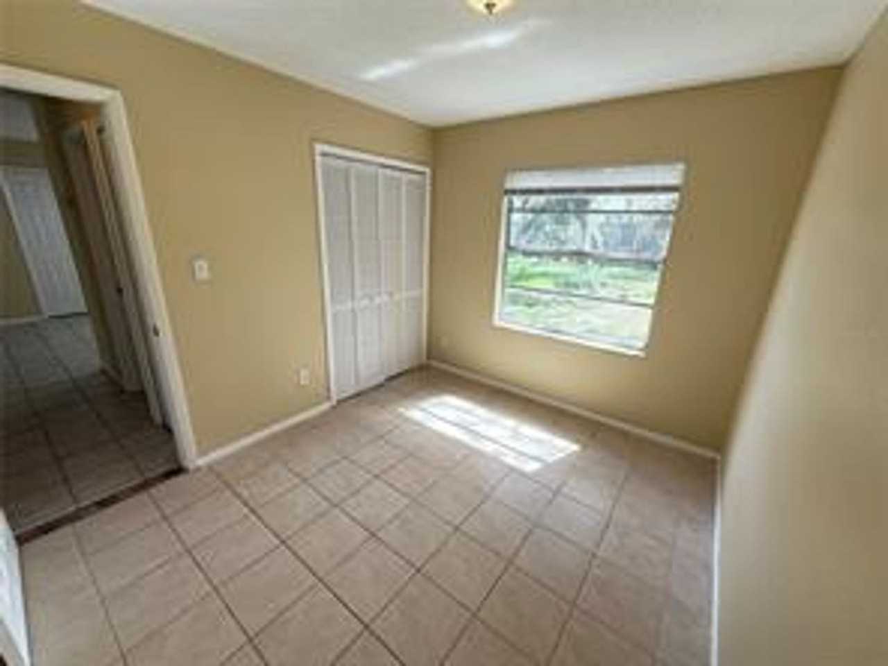 1009 Marlene Dr - Photo 3 of 10