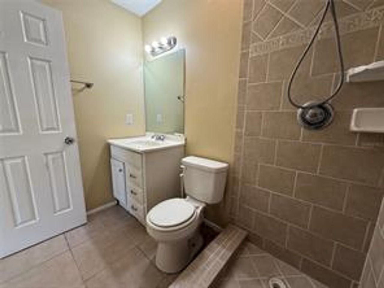1009 Marlene Dr - Photo 5 of 10