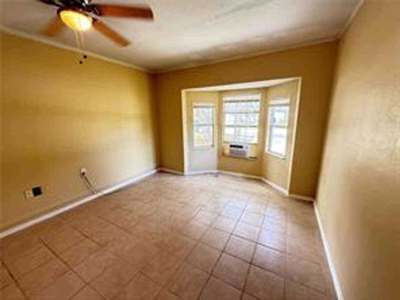 1009 Marlene Dr - Photo 7 of 10