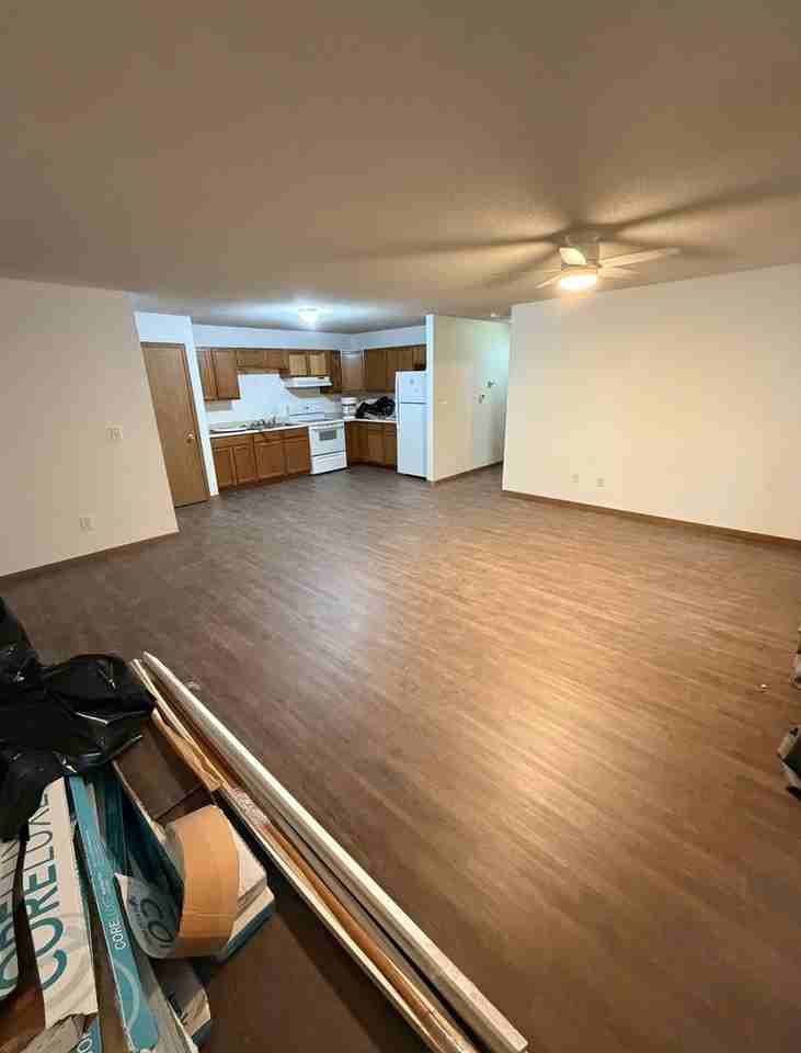 112 7th Ave Se - Photo 4 of 5