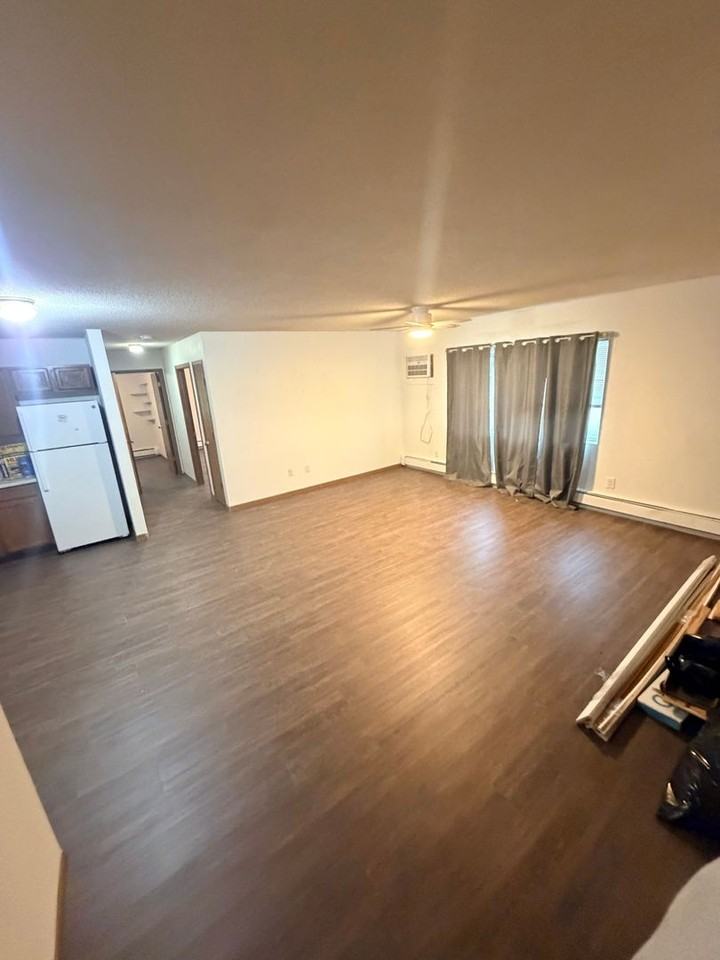 112 7th Ave Se - Photo 5 of 5