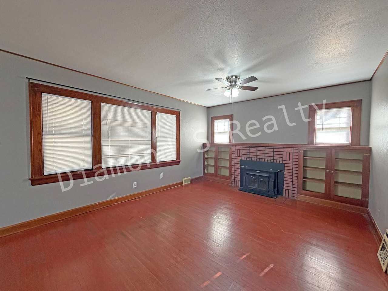 816 E Delmar St - Photo 4 of 18