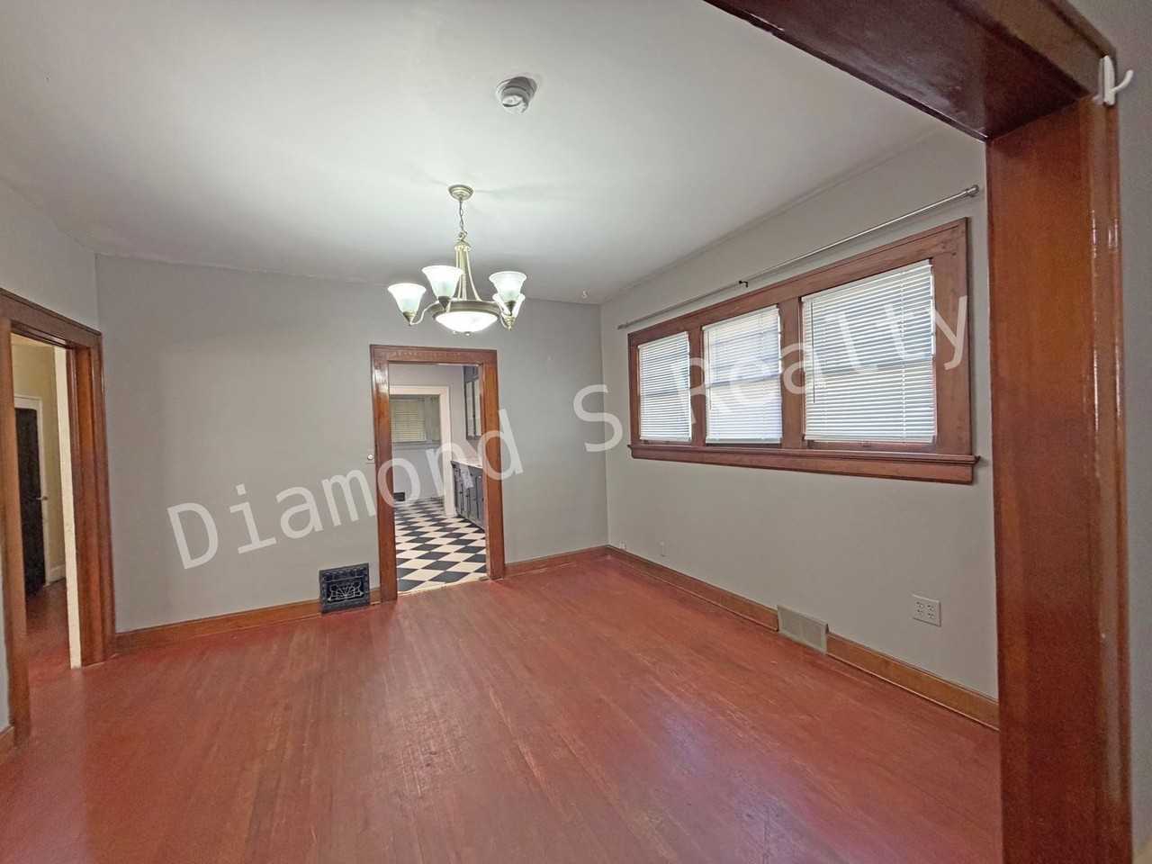 816 E Delmar St - Photo 5 of 18