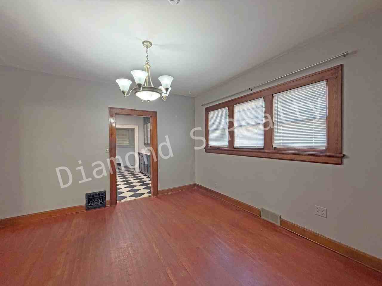 816 E Delmar St - Photo 6 of 18