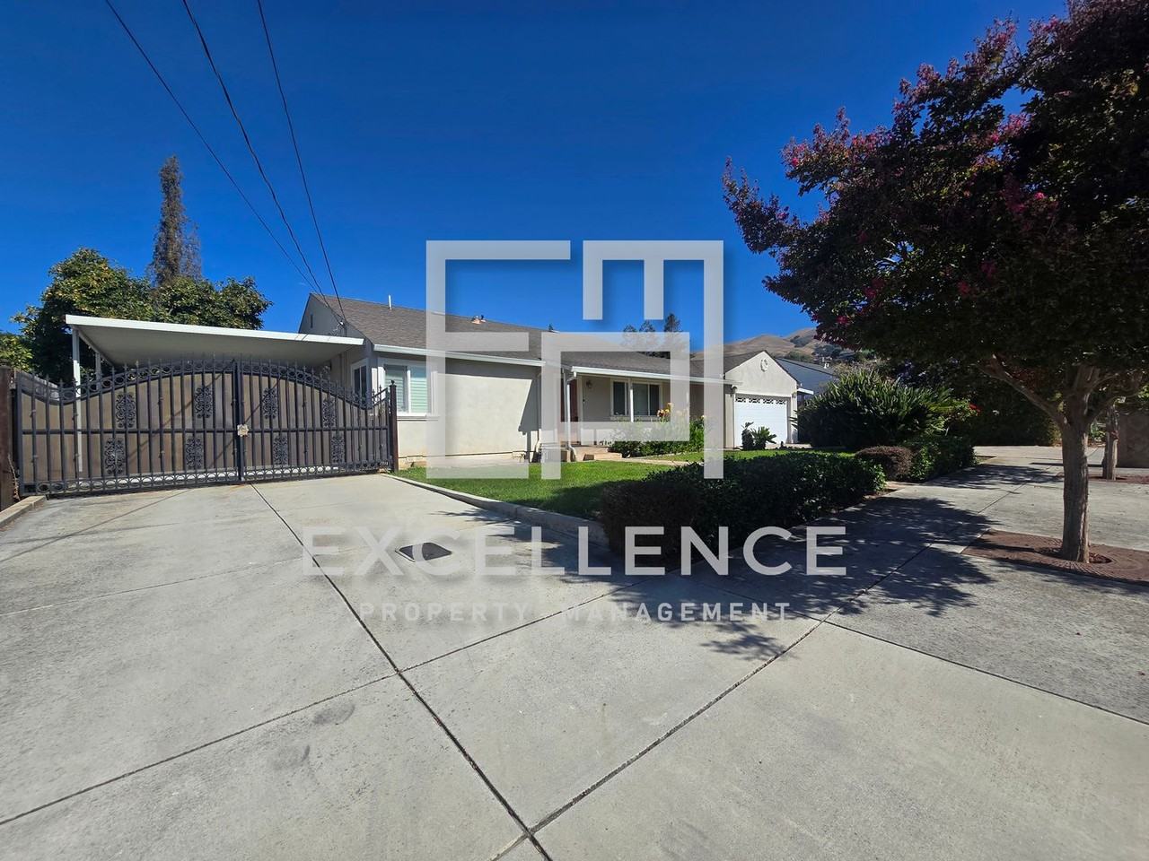 4013 Pepper Tree Ln - Photo 2 of 19