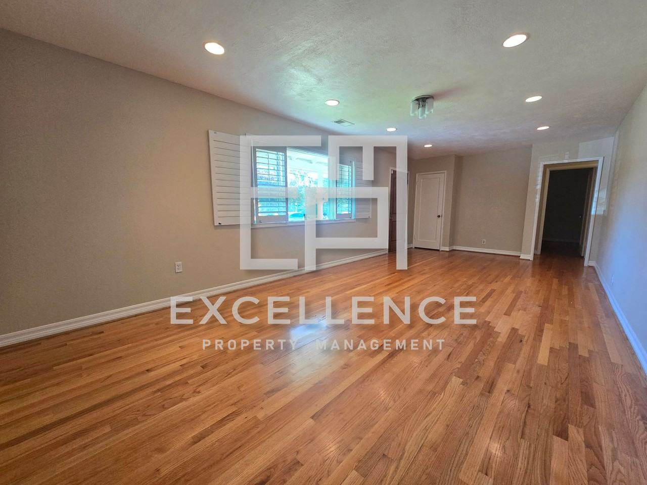 4013 Pepper Tree Ln - Photo 4 of 19