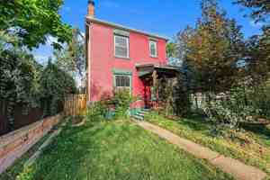 featured image of 2315 N Franklin St