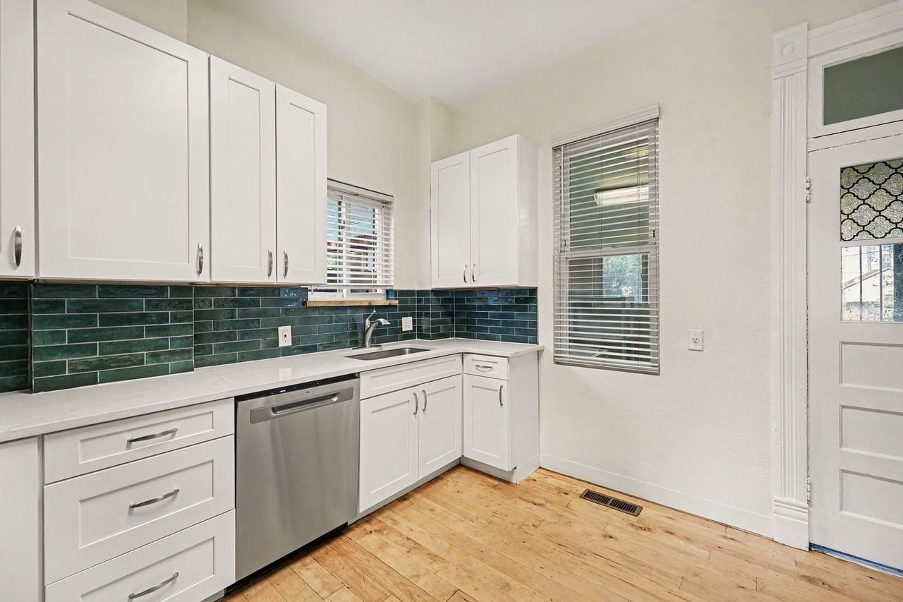 2315 N Franklin St - Photo 7 of 24