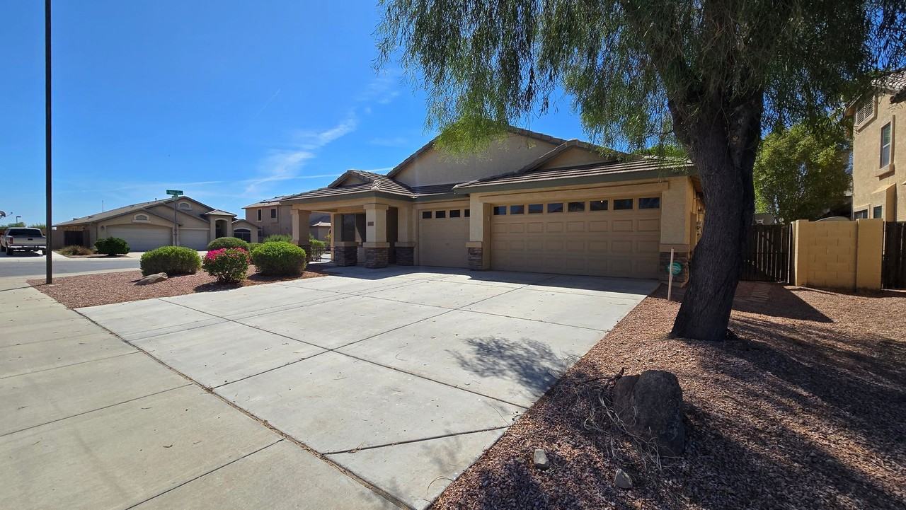 16141 W Gibson Ln - Photo 2 of 37