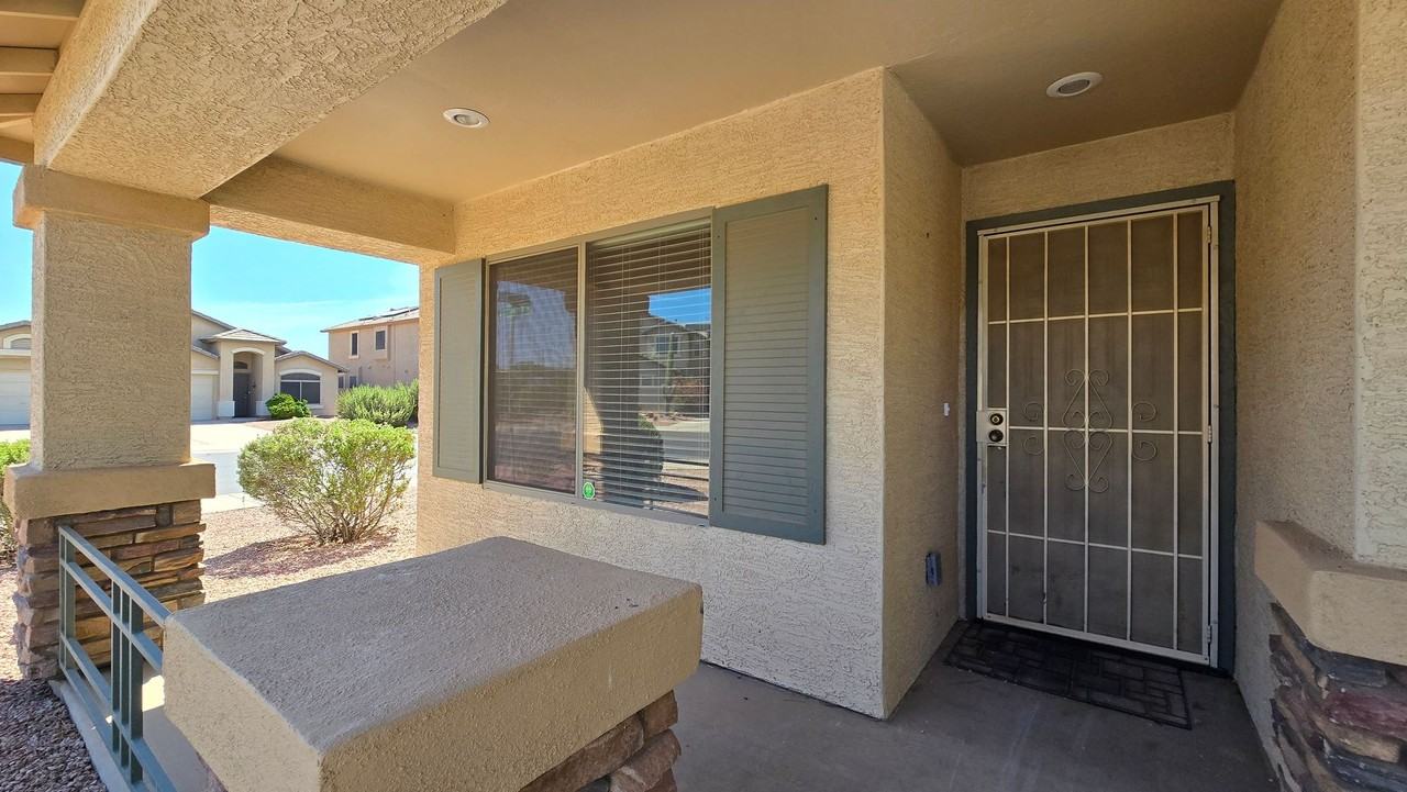 16141 W Gibson Ln - Photo 3 of 37
