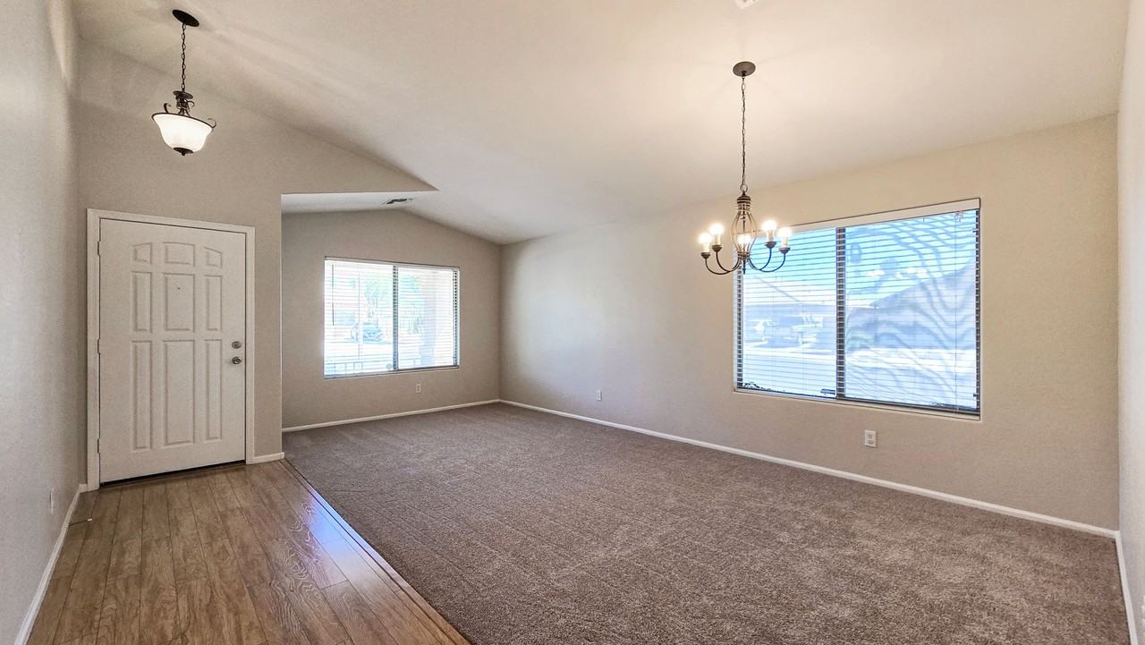 16141 W Gibson Ln - Photo 4 of 37