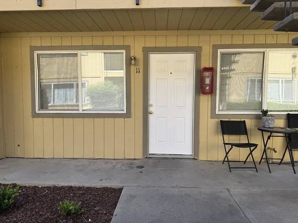 345 Grant Way - Photo 3 of 32