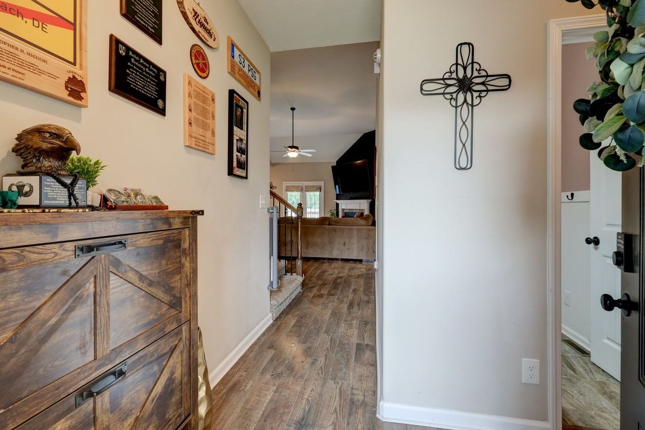 430 Woodtrace Dr - Photo 4 of 30