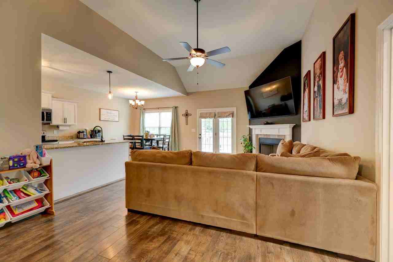 430 Woodtrace Dr - Photo 6 of 30