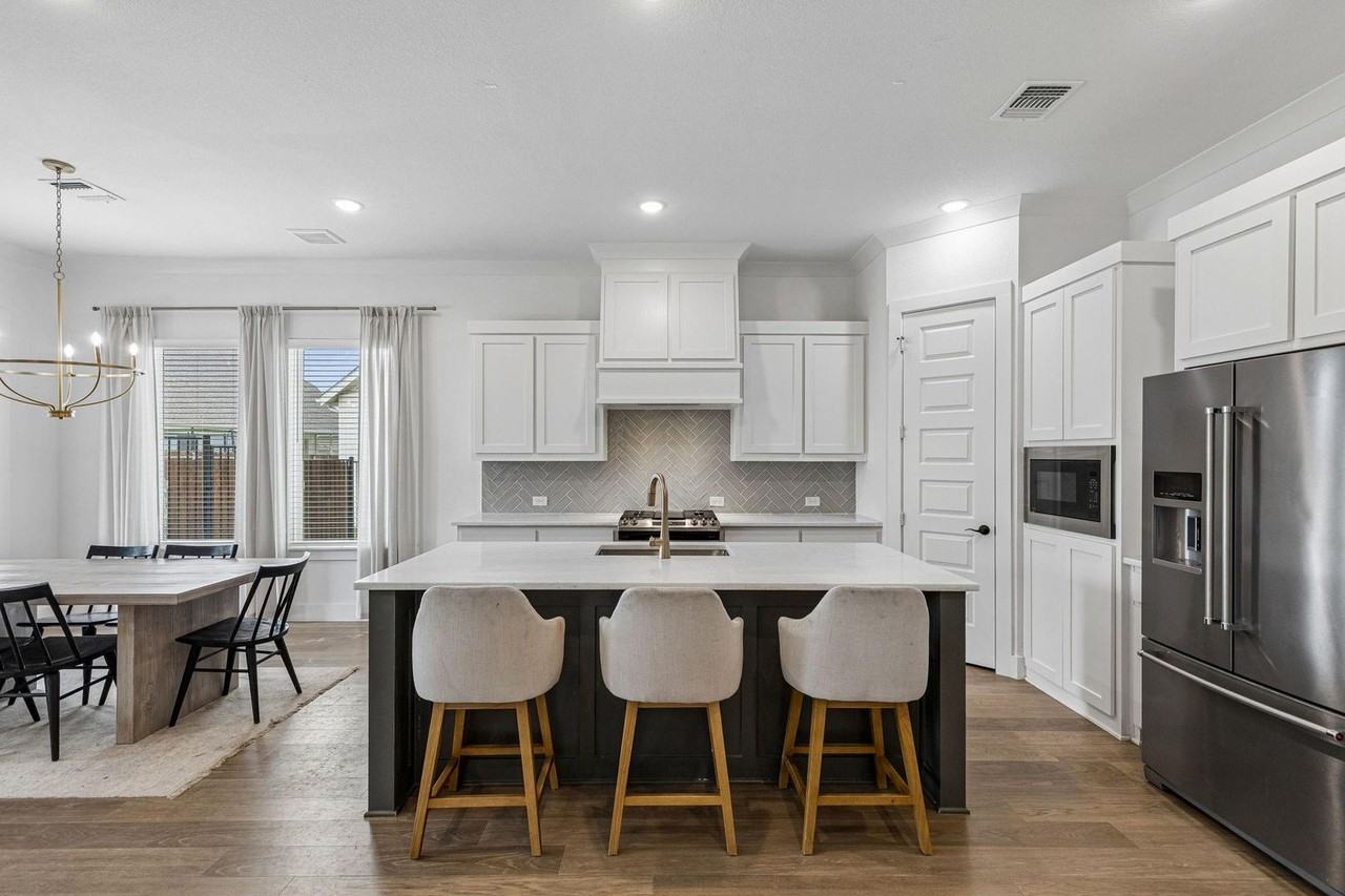 217 Observation Dr N - Photo 5 of 32