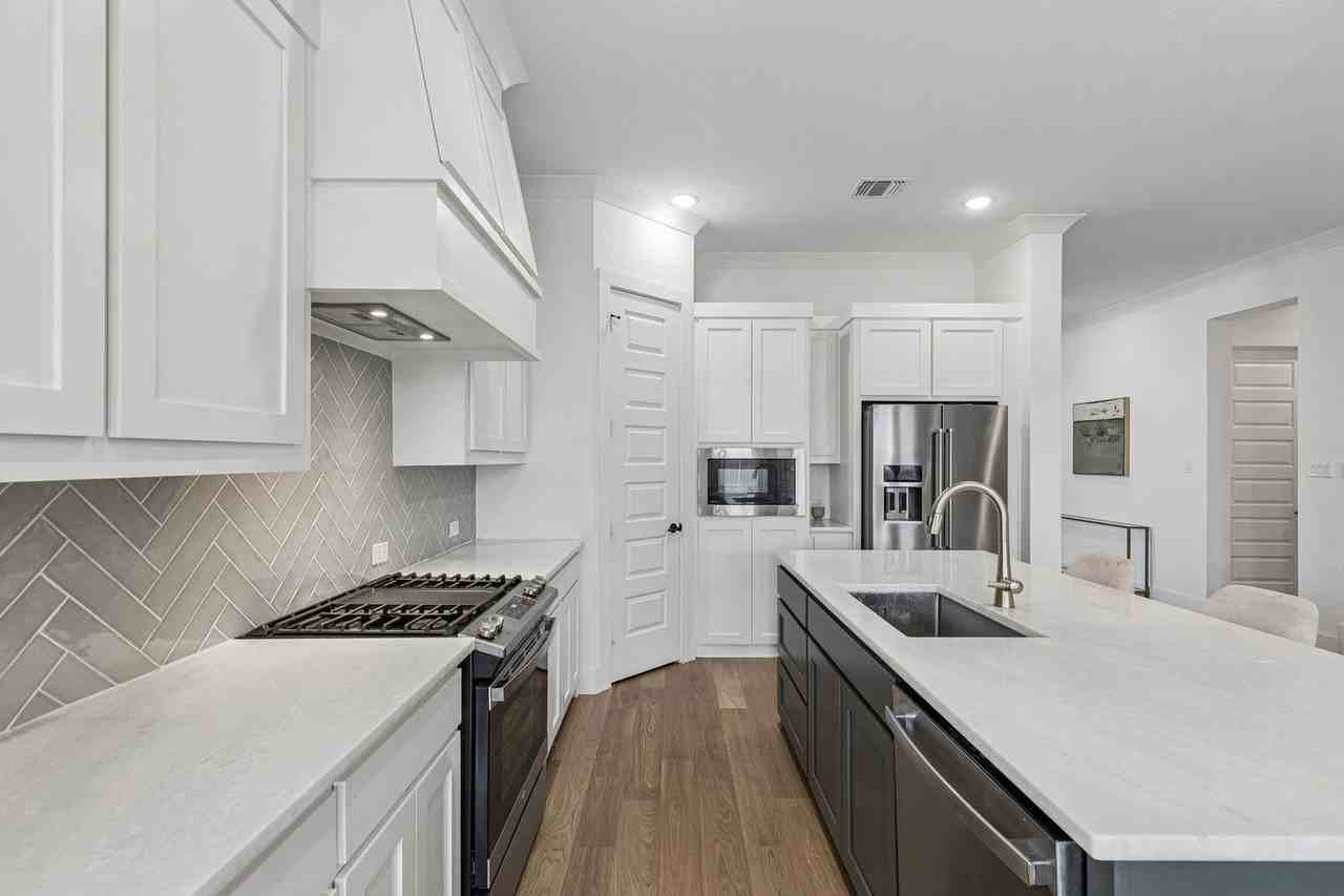217 Observation Dr N - Photo 7 of 32