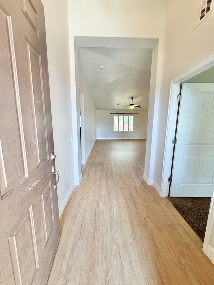 151 E Gold Bullion Way - Photo 4 of 28