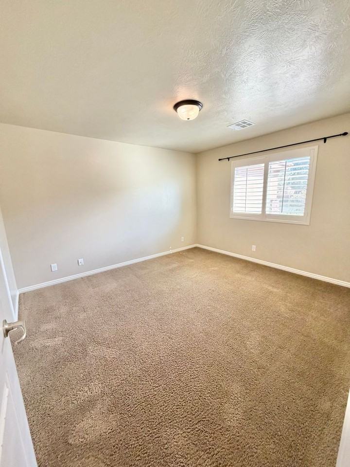 151 E Gold Bullion Way - Photo 5 of 28