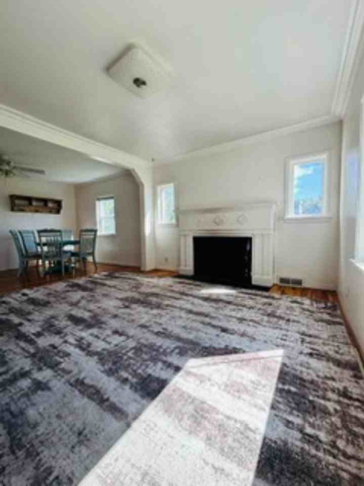 165 E 1st S - Photo 3 of 22